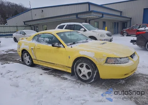 2001 Ford Mustang z USA, uszkodzony, nr VIN 1FAFP40411F231042